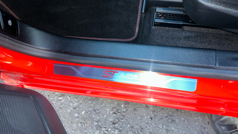 Ford Focus 1.0 EcoBoost Hybrid mHEV 155 ST-Line Vignale 5dr Petrol Hatchback